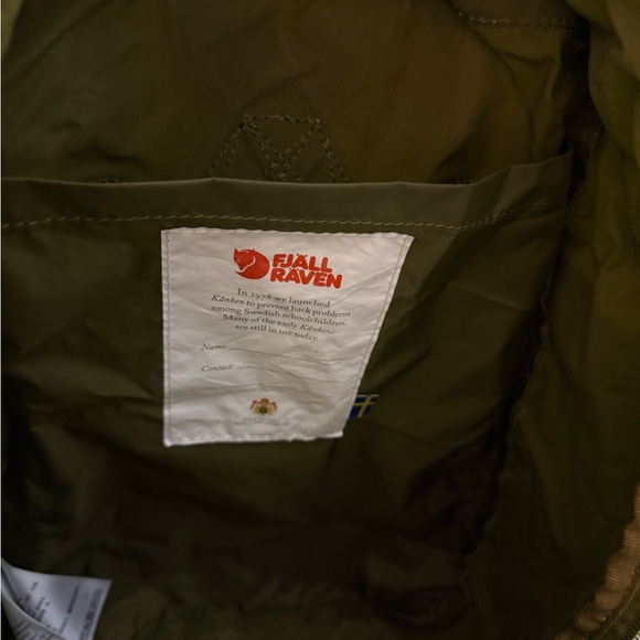 Fjallraven Kånken Medium Green Backpack - Picture 12 of 12